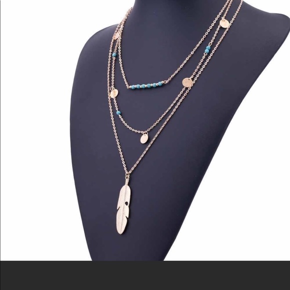 LAST ONE 3 layer Necklace - Picture 2 of 4